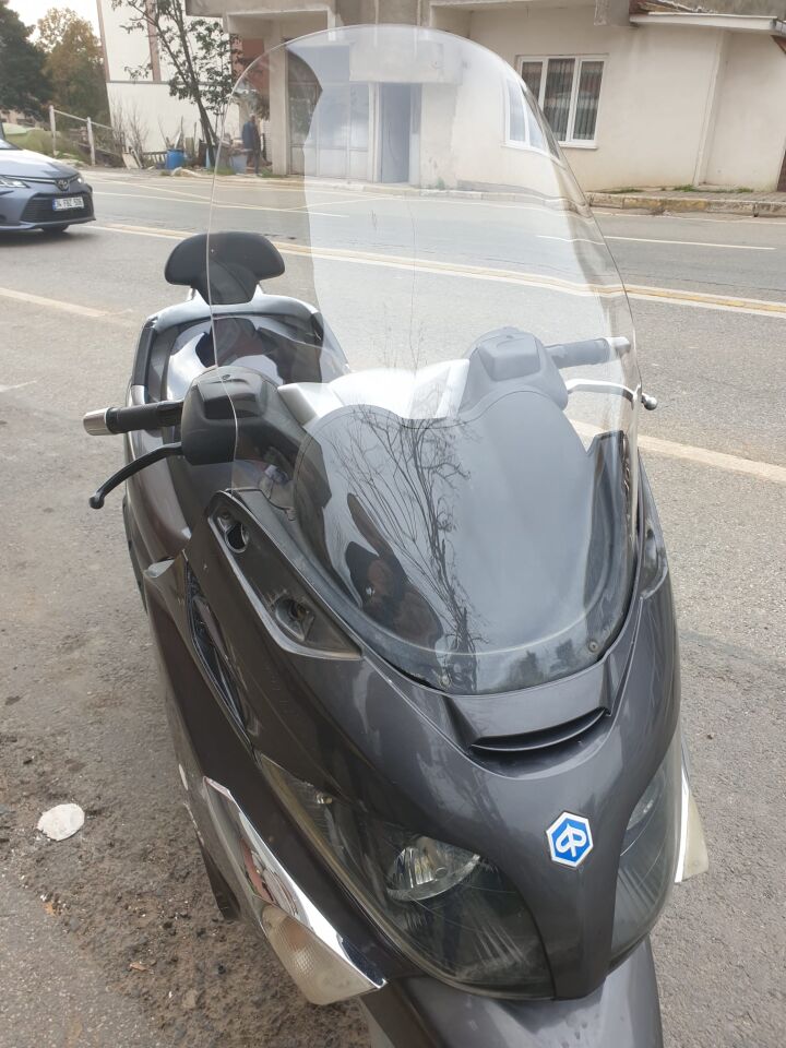 MOTOCAM Piaggio X Evo 400 Ön Cam 2008-2016 Model 58cm Şeffaf Renkli 4mm ORİJİNAL BOYLU