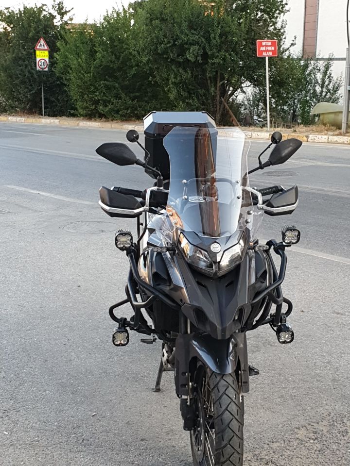 Benelli Trk 502 X Ön Cam 2017-2023 Model 54cm