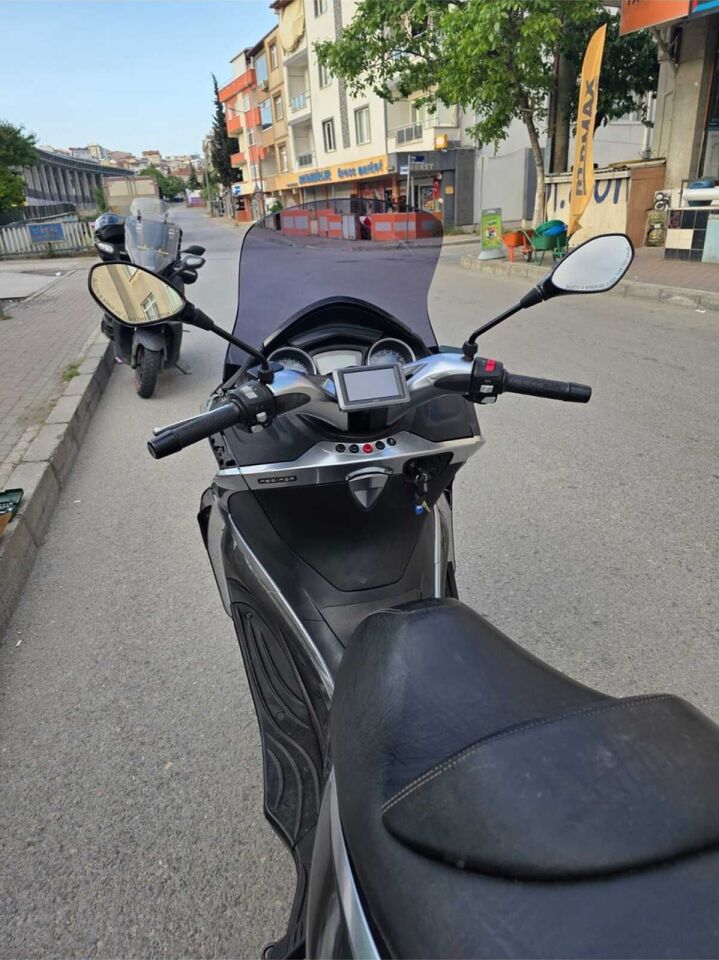 MOTOCAM Piaggio X10 350 Ön Cam 2011-2017 Model 73cm Füme Renkli 4mm