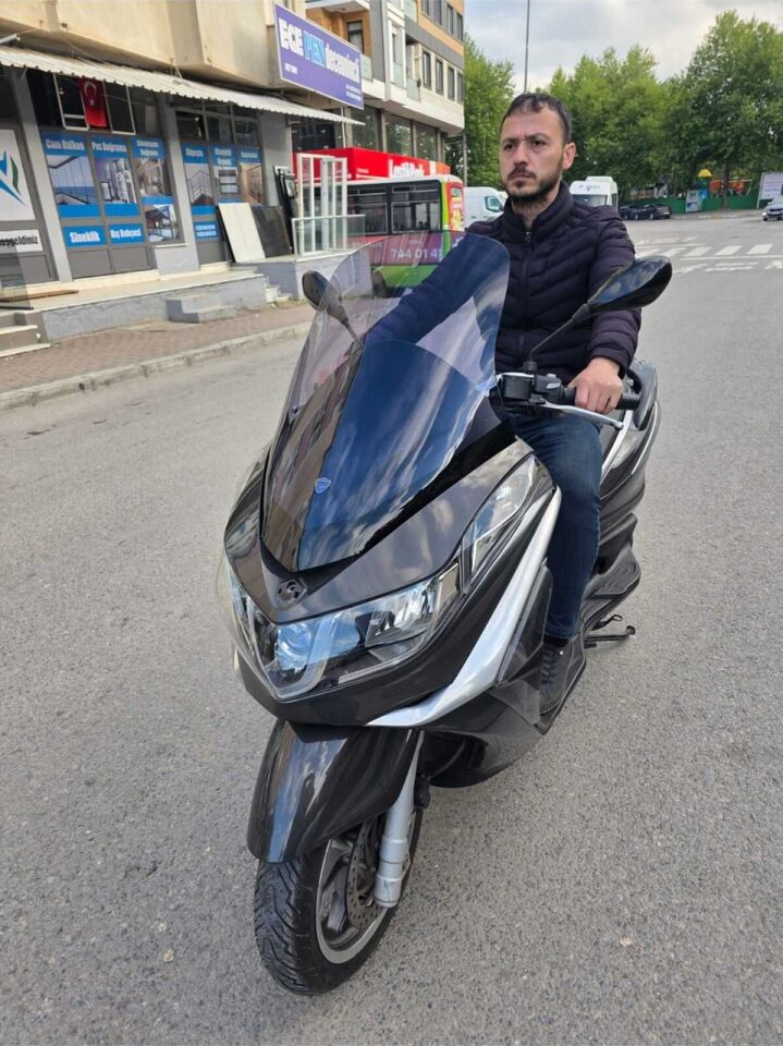 MOTOCAM Piaggio X10 350 Ön Cam 2011-2017 Model 73cm Füme Renkli 4mm