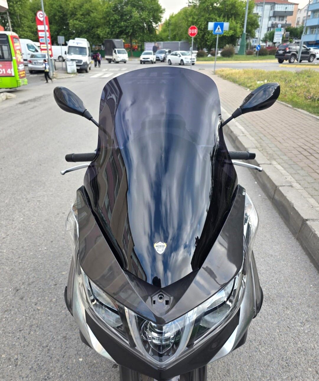MOTOCAM Piaggio X10 350 Ön Cam 2011-2017 Model 73cm Siyah Renkli 4mm