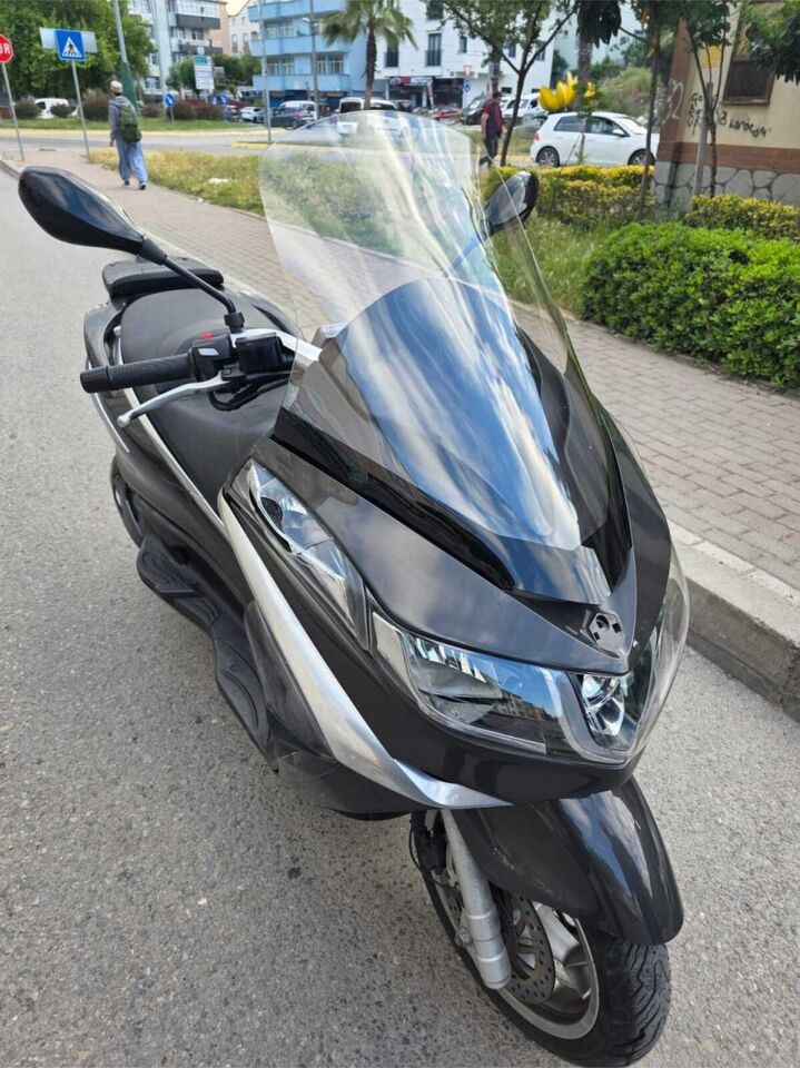 MOTOCAM Piaggio X10 350 Ön Cam 2011-2017 Model 73cm Şeffaf Renkli 4mm