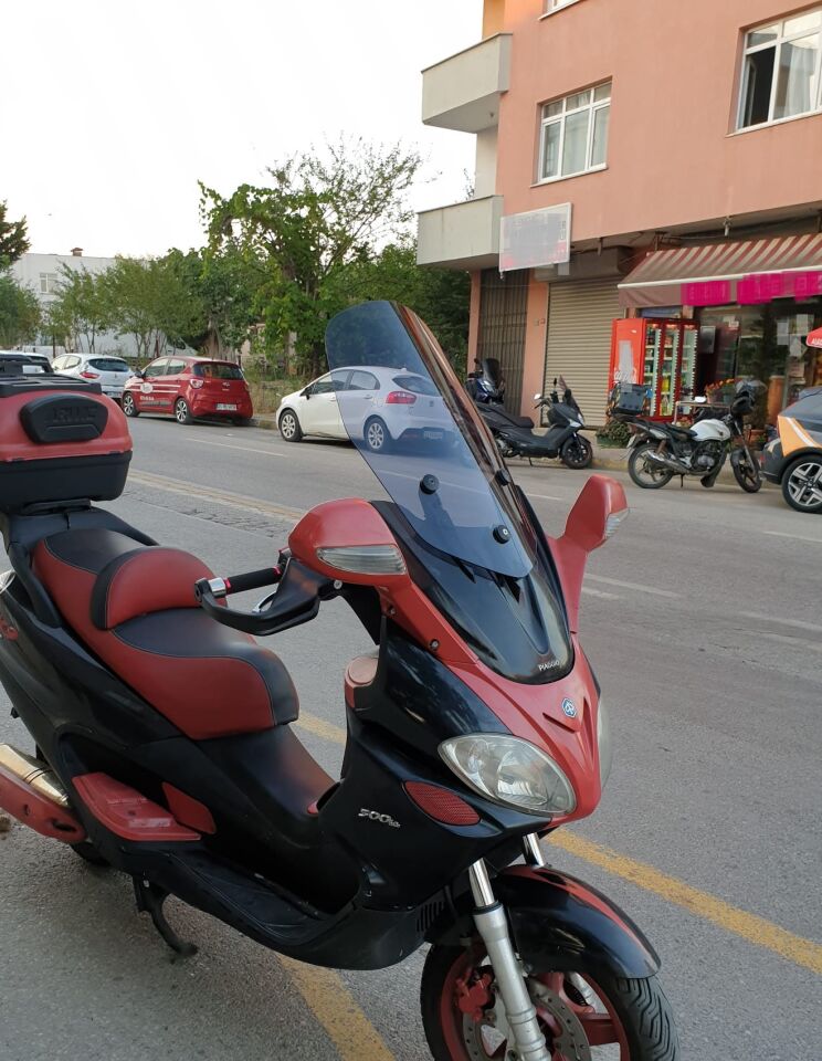 MOTOCAM Piaggio X9 500 Ön Cam 2004-2006 Model 49cm Füme Renkli 4mm