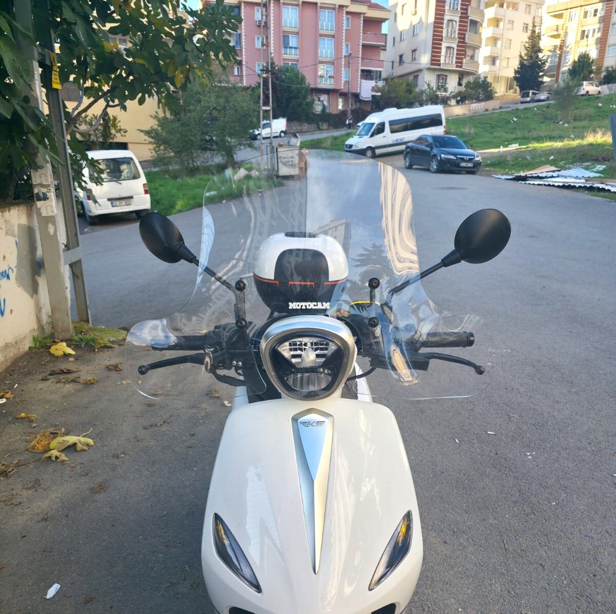 MOTOCAM Rks Letbe LB 125 Ön Cam 2023-2026 Model 45cm Şeffaf Renkli 4mm Elcikli APARATSIZ