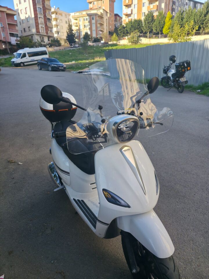 MOTOCAM Rks Letbe LB 125 Ön Cam 2023-2026 Model 45cm Şeffaf Renkli 4mm Elcikli APARATSIZ
