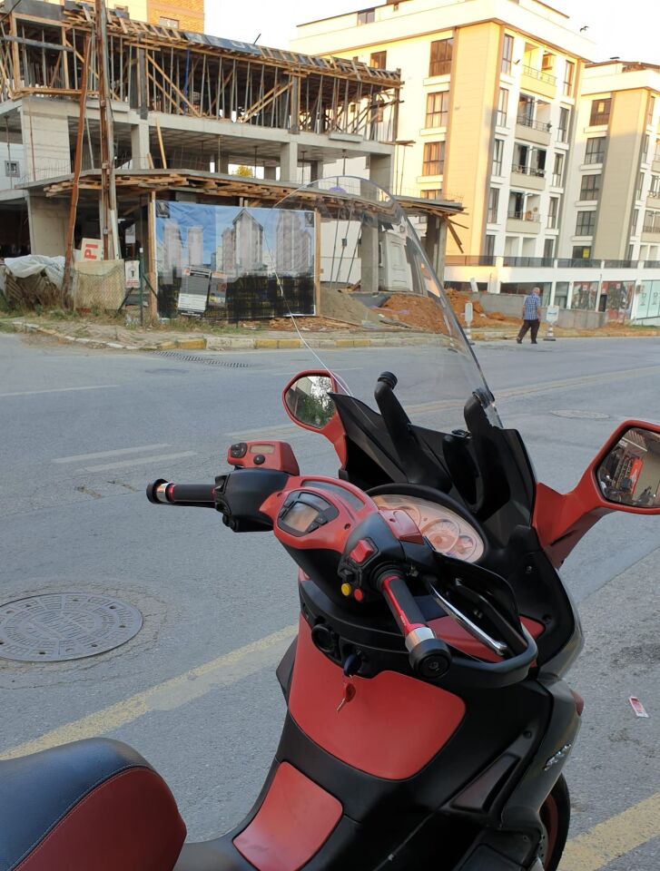 MOTOCAM Piaggio X9 500 Ön Cam 2004-2006 Model 49cm Şeffaf Renkli 4mm