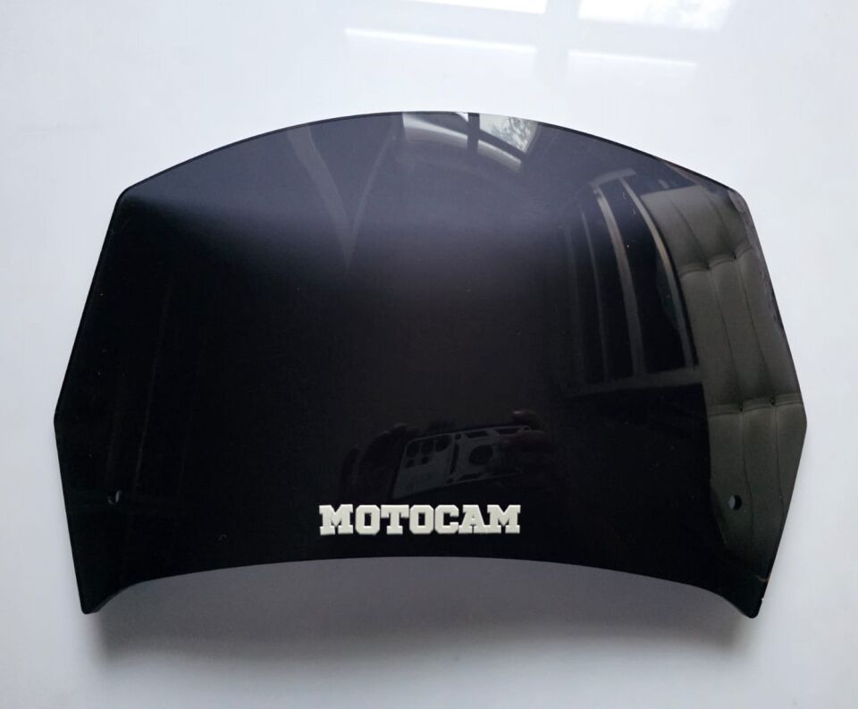 MOTOCAM Rüzgar Saptırıcı Deflektör Camı 1 Delikli 32x18cm Siyah Renkli   (APARATSIZDIR)