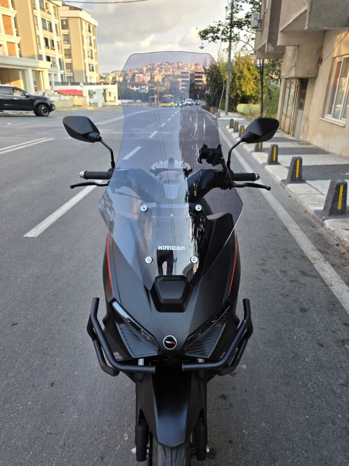 MOTOCAM RKS Lince 125 Ön Cam 2021-2026 Model 65cm Füme Renkli 4mm ORTA BOYLU