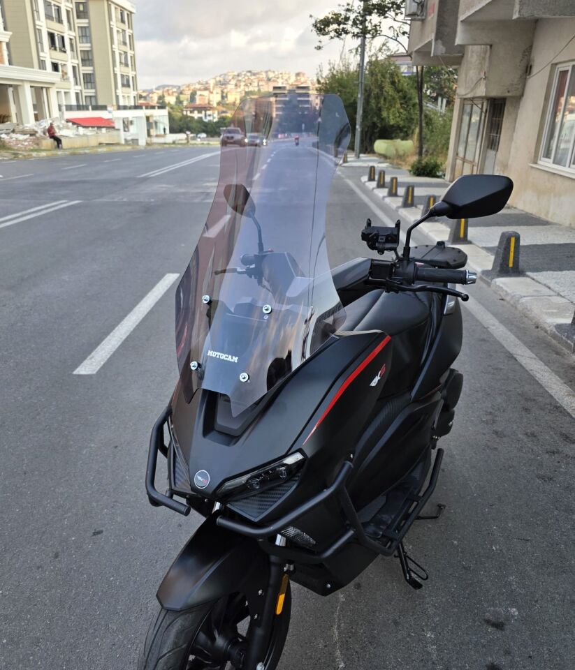 MOTOCAM RKS Lince 125 Ön Cam 2021-2026 Model 65cm Füme Renkli 4mm ORTA BOYLU