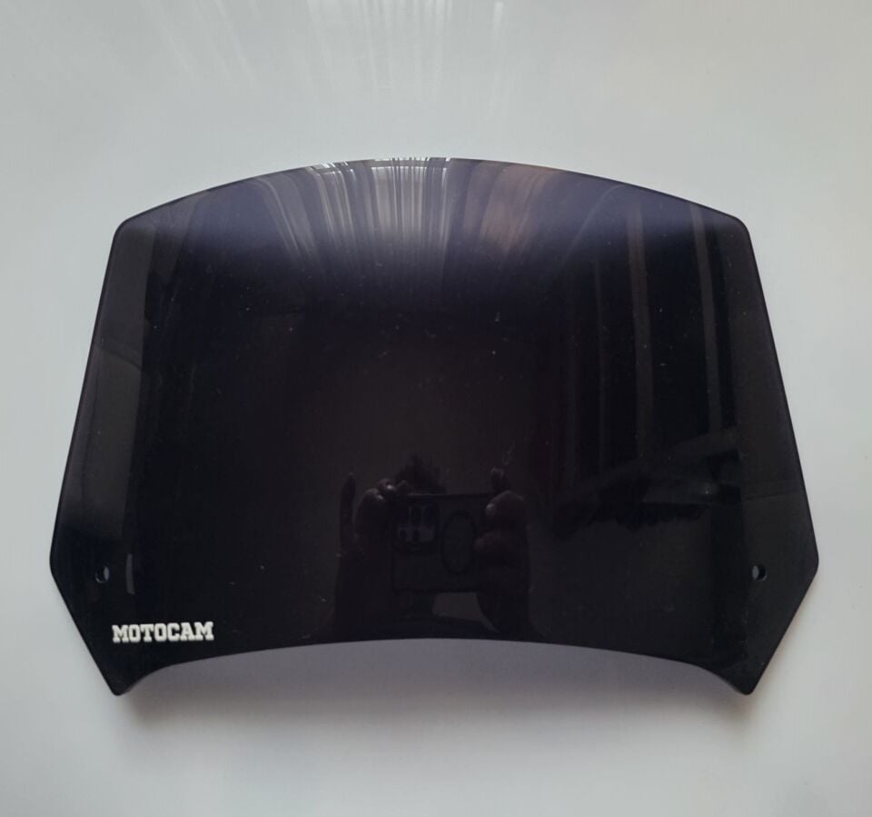 MOTOCAM Rüzgar Saptırıcı Deflektör Camı 1 Delikli 32x18cm Siyah Renkli   (APARATSIZDIR)