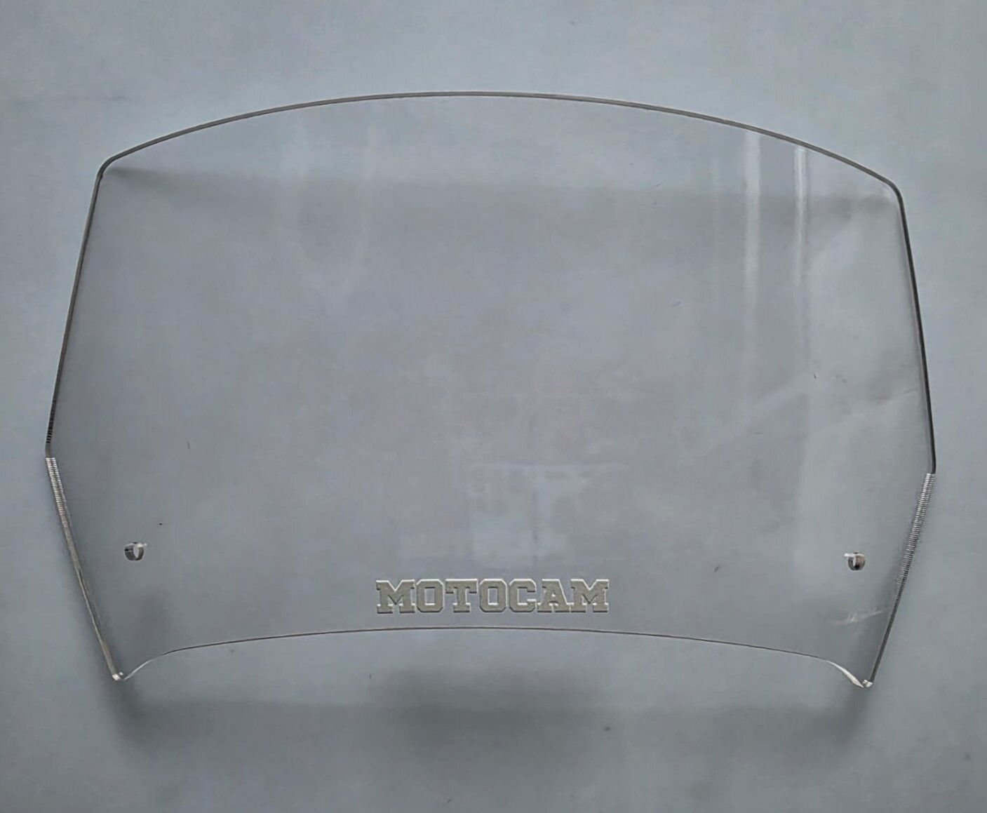 MOTOCAM Rüzgar Saptırıcı Deflektör Camı 1 Delikli 32x18cm Şeffaf Renkli   (APARATSIZDIR)