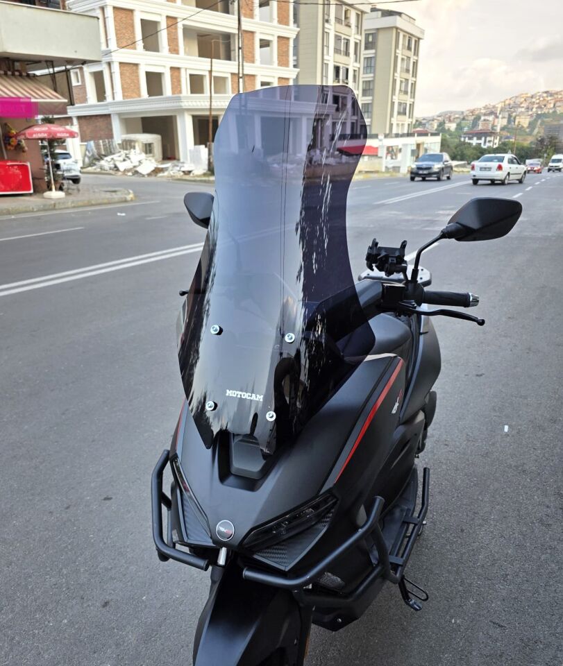 MOTOCAM RKS Lince 125 Ön Cam 2021-2026 Model 65cm Siyah Renkli 4mm ORTA BOYLU
