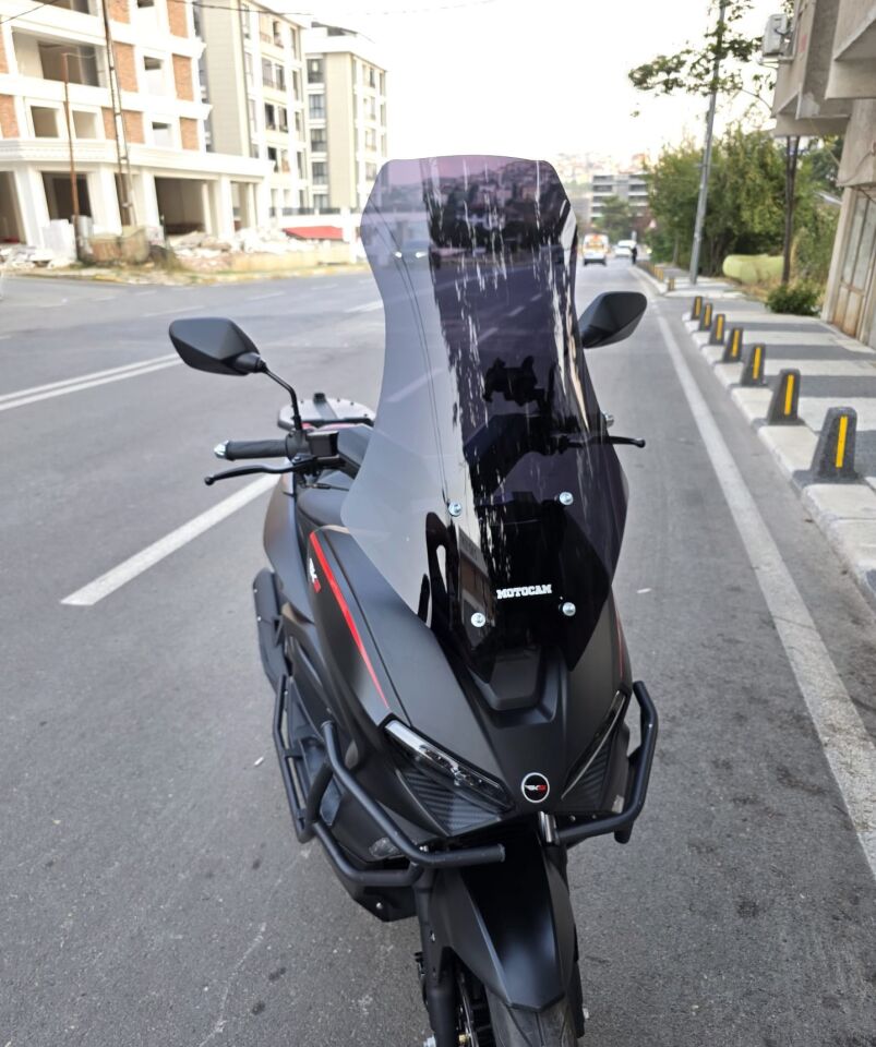 MOTOCAM RKS Lince 125 Ön Cam 2021-2026 Model 65cm Siyah Renkli 4mm ORTA BOYLU