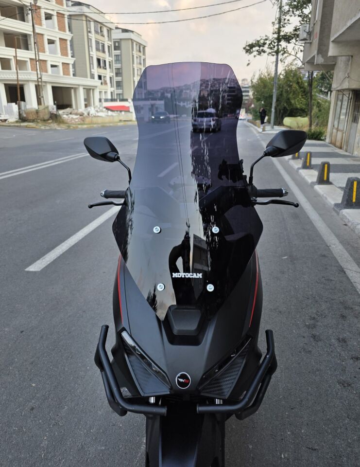 MOTOCAM RKS Lince 125 Ön Cam 2021-2026 Model 65cm Siyah Renkli 4mm ORTA BOYLU
