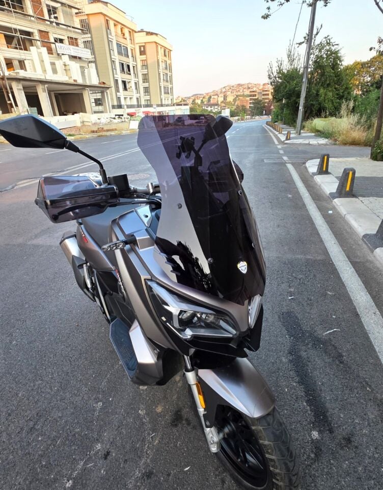 MOTOCAM QJ ATR 125 Ön Cam 2023-2026 Model 55cm Siyah Renkli 4mm KISA CAM