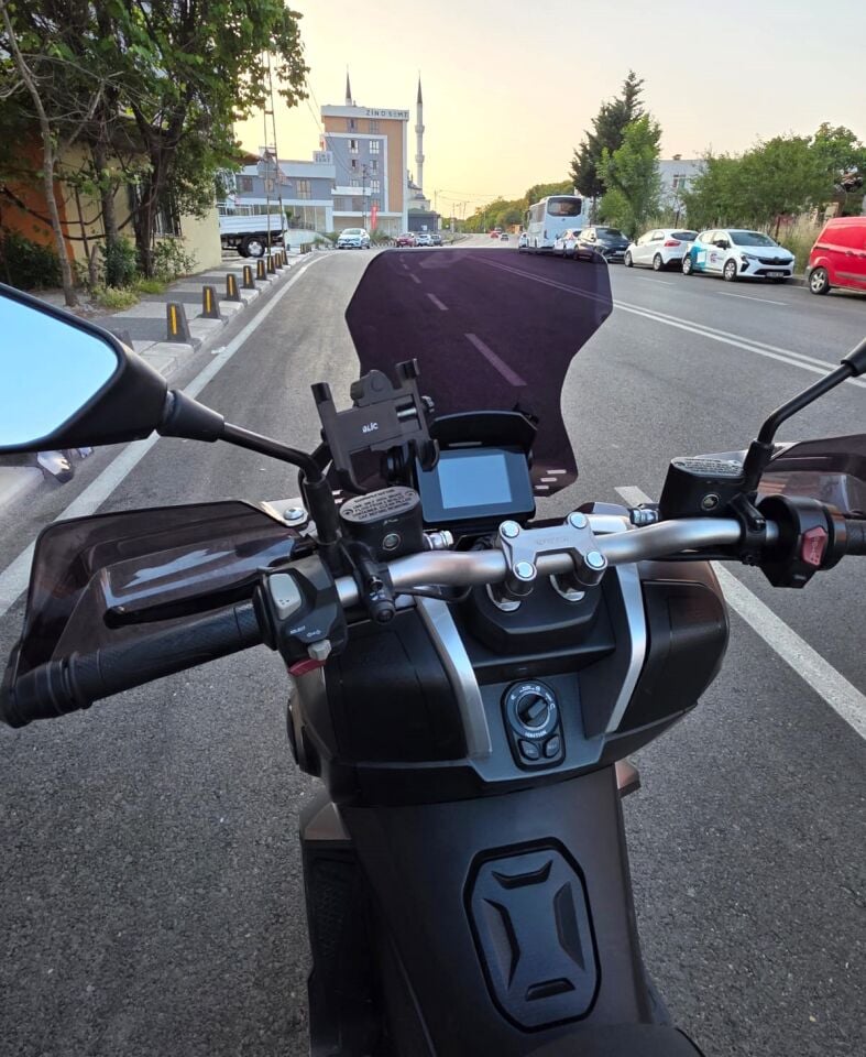 MOTOCAM QJ ATR 125 Ön Cam 2023-2026 Model 55cm Siyah Renkli 4mm KISA CAM