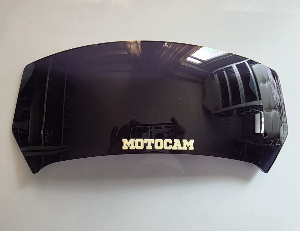 MOTOCAM Rüzgar Saptırıcı Deflektör Camı 1 Delikli 35x12cm Siyah Renkli   (APARATSIZDIR)