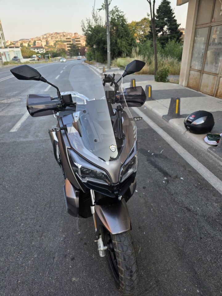 MOTOCAM QJ ATR 125 Ön Cam 2023-2026 Model 55cm Şeffaf Renkli 4mm KISA CAM