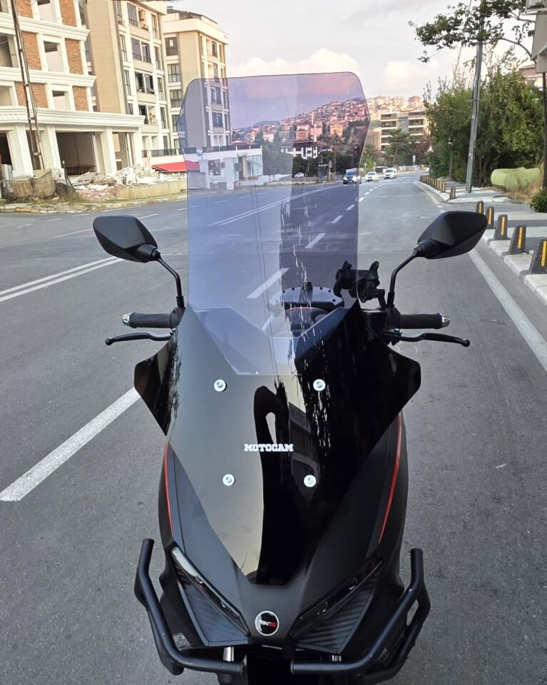 MOTOCAM RKS Lince 125 Ön Cam 2021-2026 Model 78cm Füme Renkli 4mm UZUN