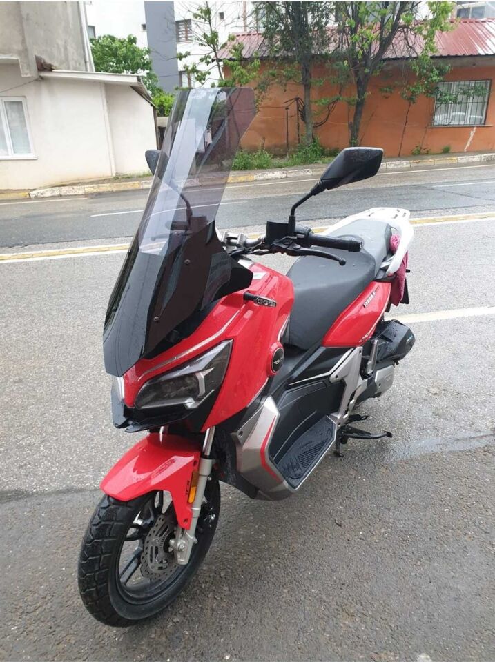 MOTOCAM QJ ATR 125 Ön Cam 2023-2026 Model 78cm Füme Renkli 4mm UZUN