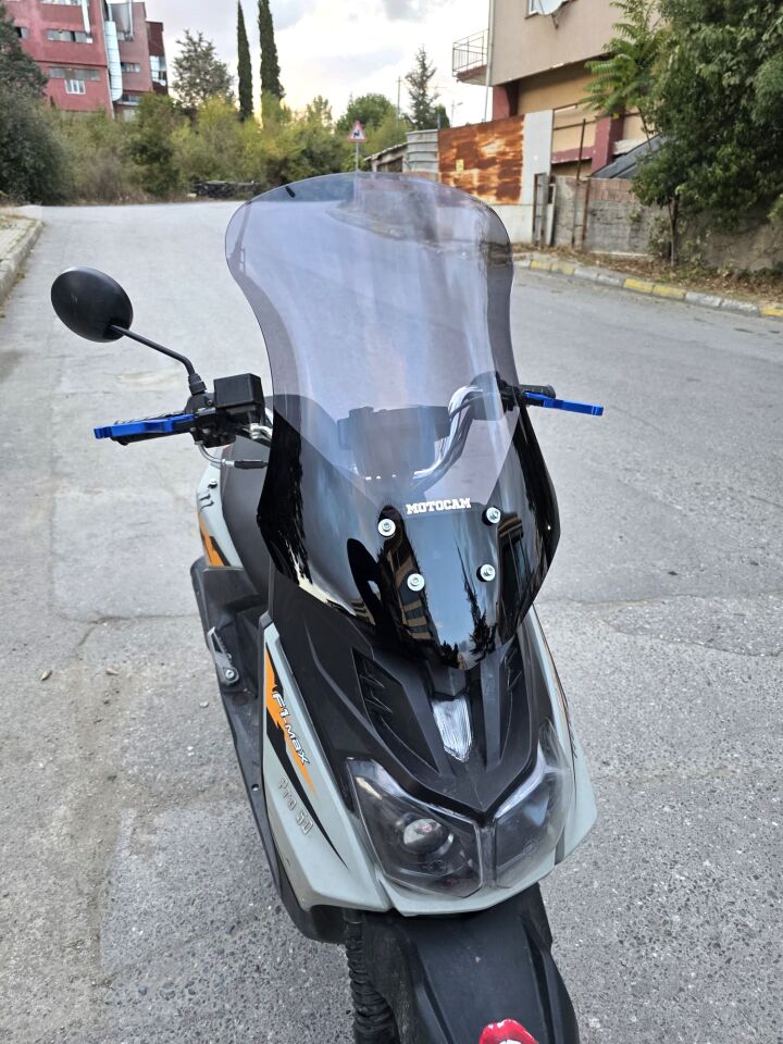 MOTOCAM Altai F1 Max Ön Cam 2021-2026 Model 57cm Füme Renkli 4mm