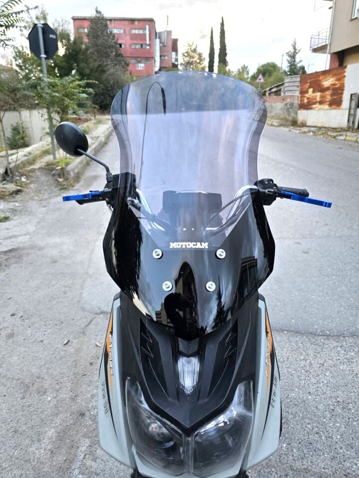 MOTOCAM Altai F1 Max Ön Cam 2021-2026 Model 57cm Füme Renkli 4mm