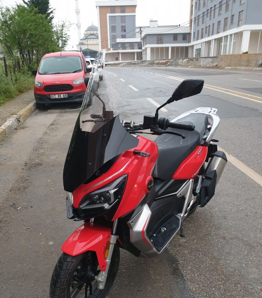 MOTOCAM QJ ATR 125 Ön Cam 2023-2026 Model 78cm Şeffaf Renkli 4mm UZUN