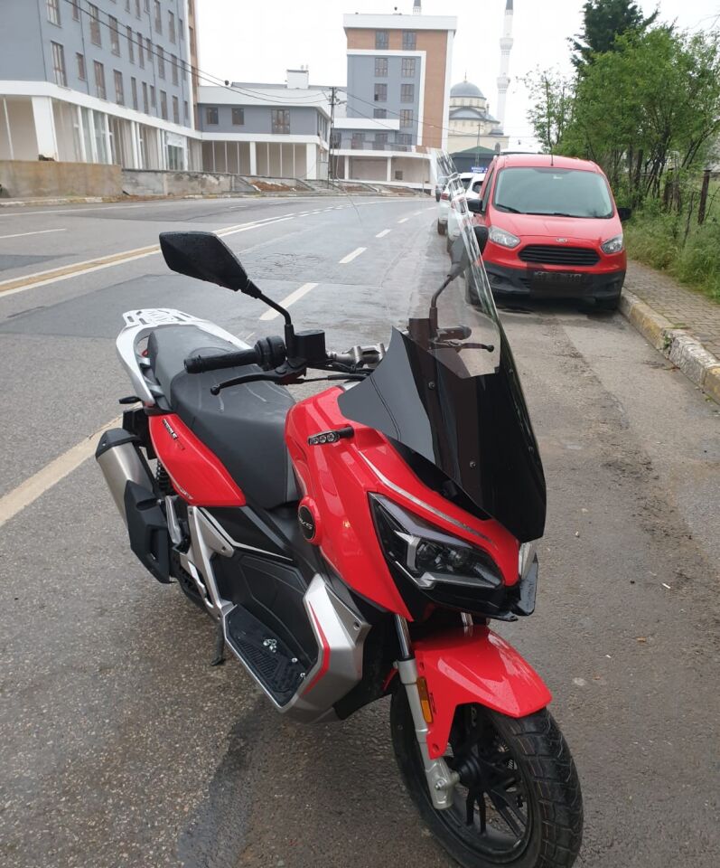 MOTOCAM QJ ATR 125 Ön Cam 2023-2026 Model 78cm Şeffaf Renkli 4mm UZUN