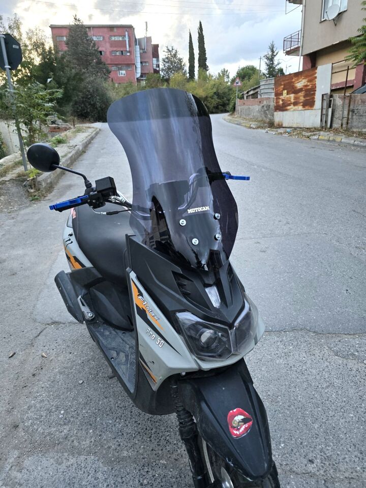 MOTOCAM Altai F1 Max Ön Cam 2021-2026 Model 57cm Siyah Renkli 4mm