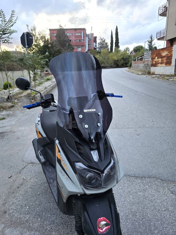 MOTOCAM Altai F1 Max Ön Cam 2021-2026 Model 57cm Siyah Renkli 4mm