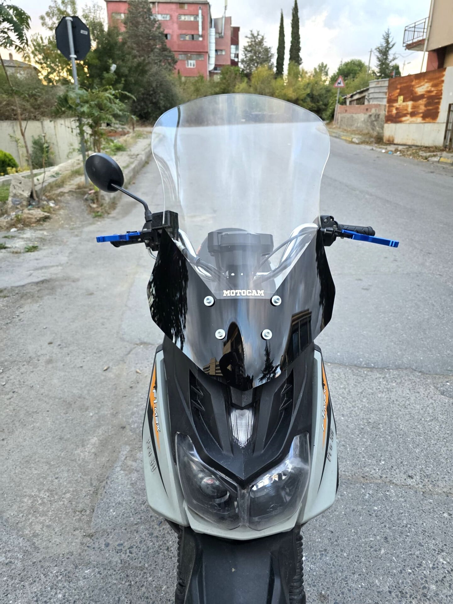 MOTOCAM Altai F1 Max Ön Cam 2021-2026 Model 57cm Şeffaf Renkli 4mm