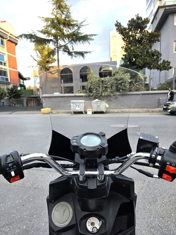 MOTOCAM Altai F1 Max Ön Cam 2021-2026 Model 57cm Şeffaf Renkli 4mm
