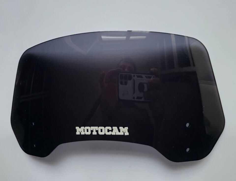 MOTOCAM Rüzgar Saptırıcı Deflektör Camı 2 Delikli 3.5cm 32x15cm Siyah Renkli   (APARATSIZDIR)