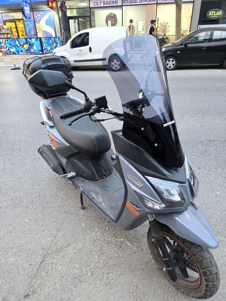 MOTOCAM Altai F2 Max Ön Cam 2024-2026 Model 63cm Füme Renkli 4mm