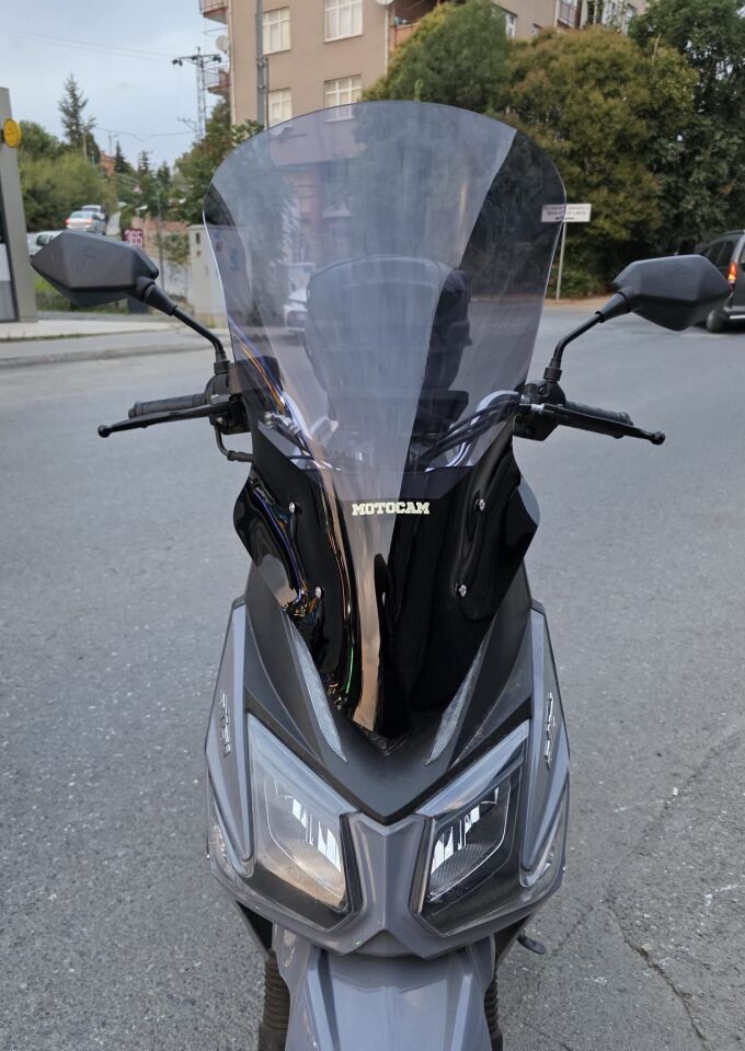 MOTOCAM Altai F2 Max Ön Cam 2024-2026 Model 63cm Füme Renkli 4mm