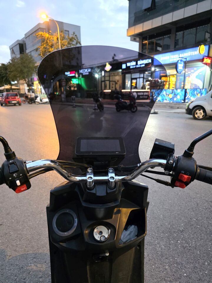MOTOCAM Altai F2 Max Ön Cam 2024-2026 Model 63cm Siyah Renkli 4mm