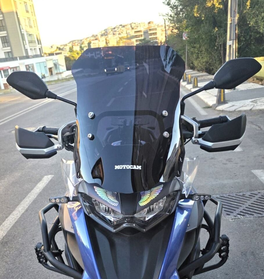 MOTOCAM Qj SRT 550 Ön Cam 2022-2026 Model 54cm Siyah Renkli 4mm