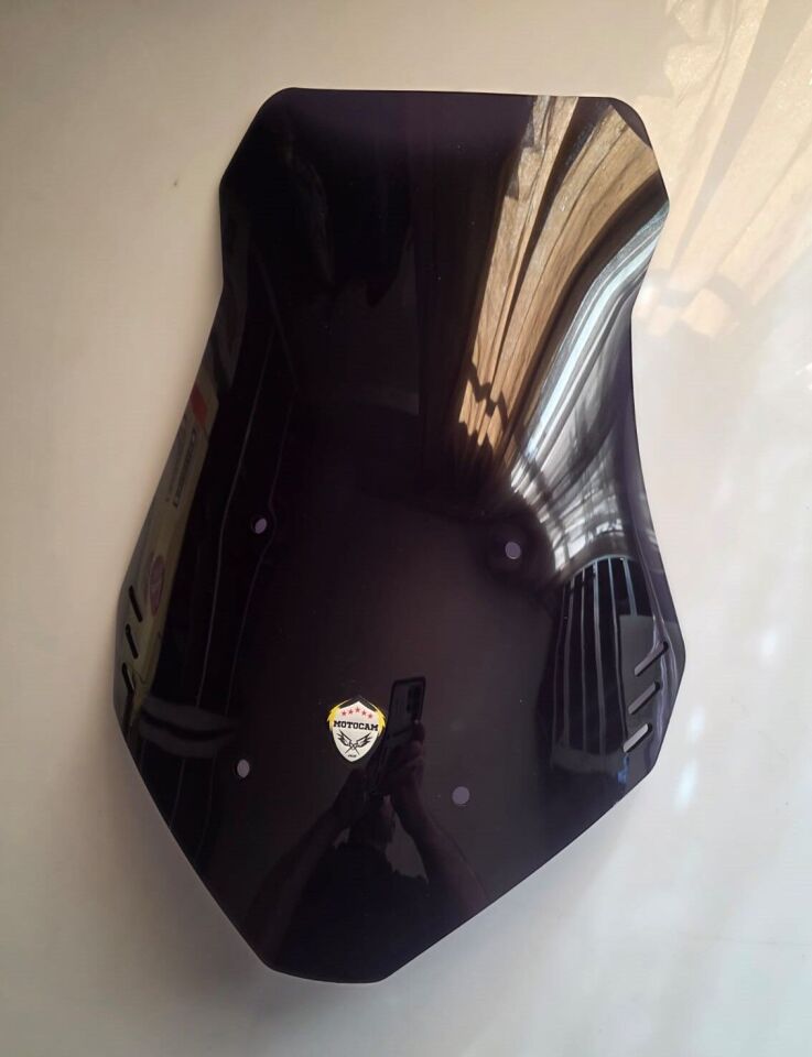 MOTOCAM Kanuni Seha 150 Ön Cam 2022-2026 Model 55cm Siyah Renkli 4mm KISA