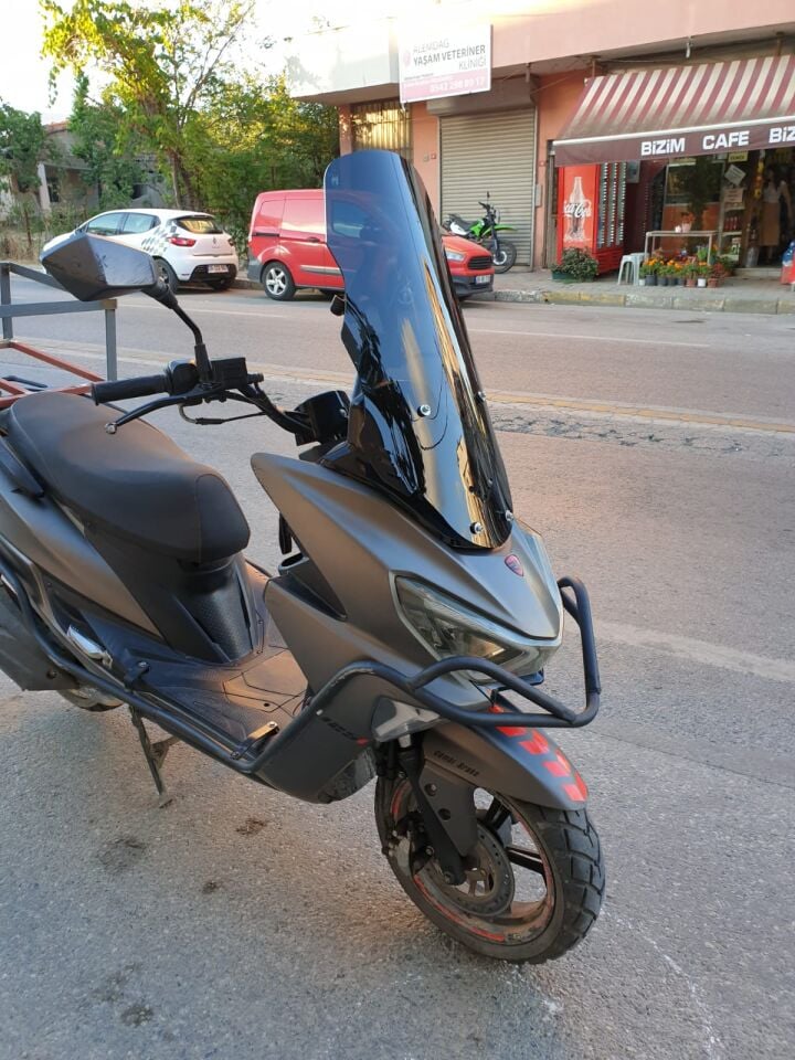 MOTOCAM RKS Newlight 125 Ön Cam 2021-2022 Model 55cm Siyah Renkli 4mm PRO MODELE UYMAZ