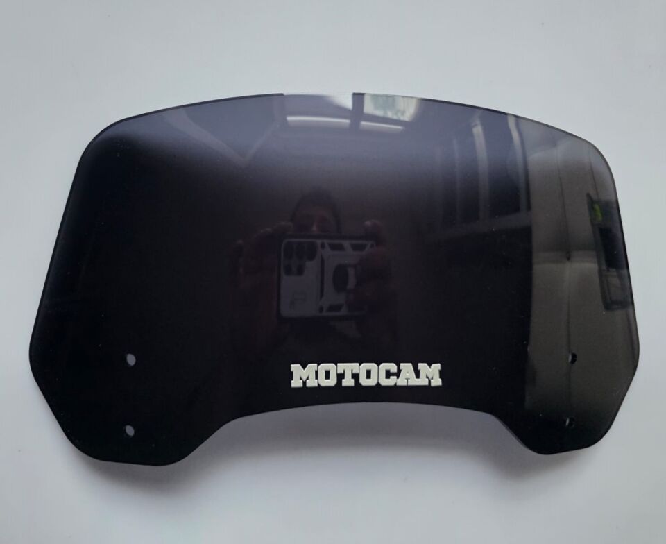 MOTOCAM Rüzgar Saptırıcı Deflektör Camı 2 Delikli 3.5cm 35x15cm Siyah Renkli   (APARATSIZDIR)