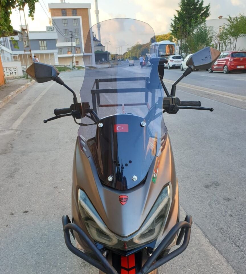 MOTOCAM RKS Newlight 125 Ön Cam 2021-2022 Model 65cm Füme Renkli 4mm PRO MODELE UYMAZ