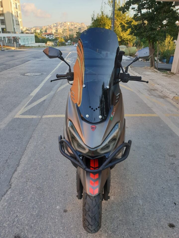 MOTOCAM RKS Newlight 125 Ön Cam 2021-2022 Model 65cm Siyah Renkli 4mm PRO MODELE UYMAZ