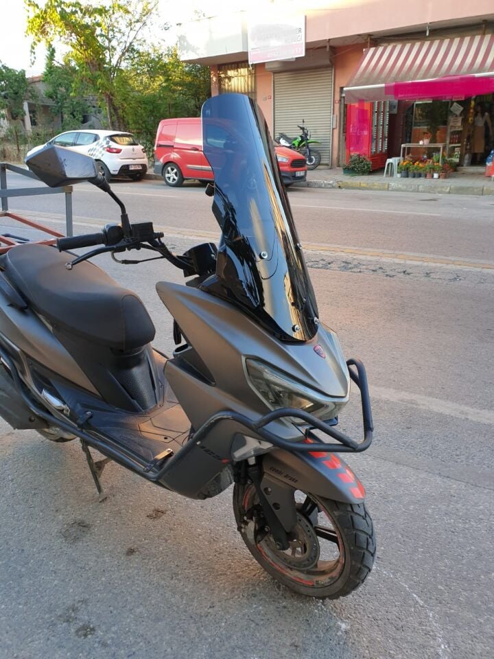 MOTOCAM RKS Newlight 125 Ön Cam 2021-2022 Model 65cm Siyah Renkli 4mm PRO MODELE UYMAZ