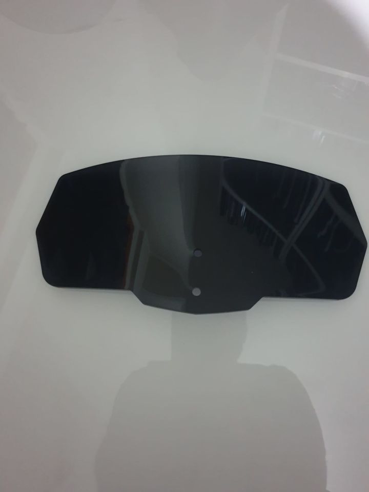 Rüzgar Saptırıcı Deflektör Camı Ortadan Aparatlı 30x12cm