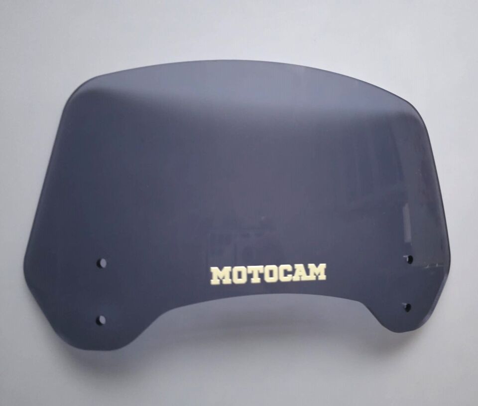 MOTOCAM Rüzgar Saptırıcı Deflektör Camı 2 Delikli 4cm 32x15cm Füme Renkli   (APARATSIZDIR)