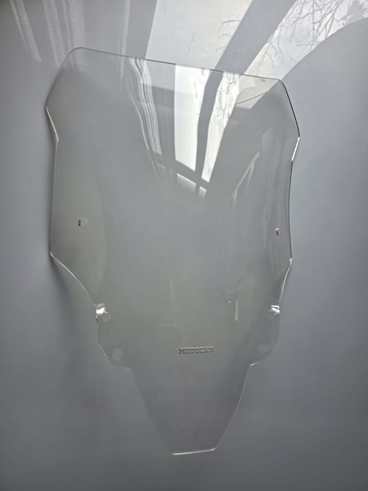 MOTOCAM QJ SRT 900 Ön Cam 2023-2026 Model 55cm Şeffaf Renkli 4mm