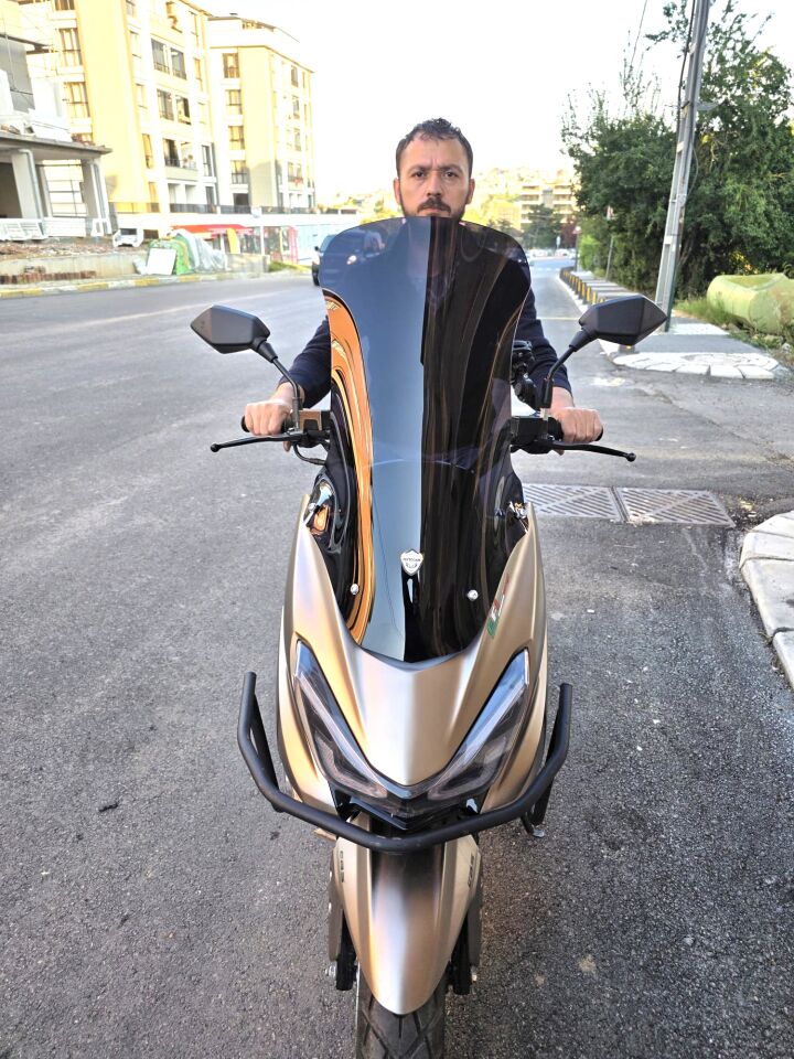 MOTOCAM RKS Newlight PRO Ön Cam 2023-2026 Model 68cm Siyah Renkli 4mm ORTA BOYLU