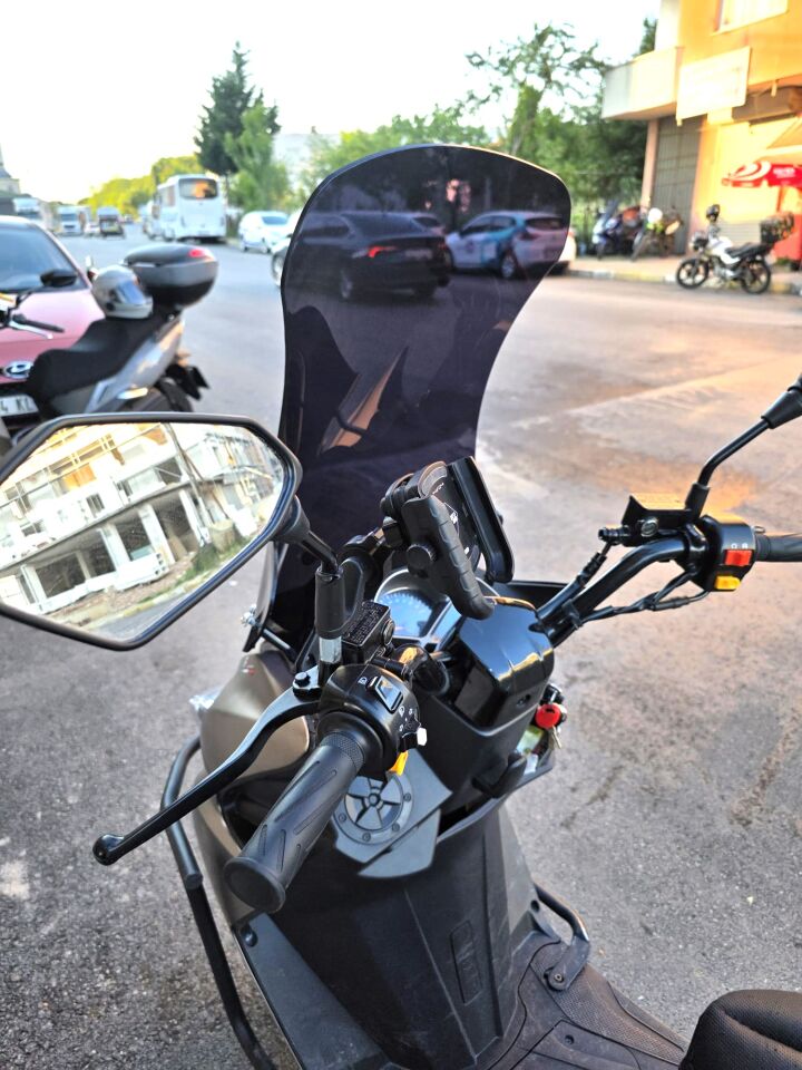 MOTOCAM RKS Newlight PRO Ön Cam 2023-2026 Model 68cm Siyah Renkli 4mm ORTA BOYLU