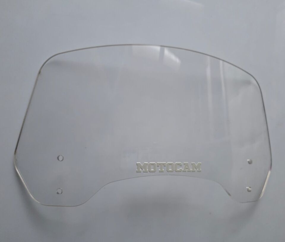 MOTOCAM Rüzgar Saptırıcı Deflektör Camı 2 Delikli 4cm 32x15cm Şeffaf Renkli   (APARATSIZDIR)