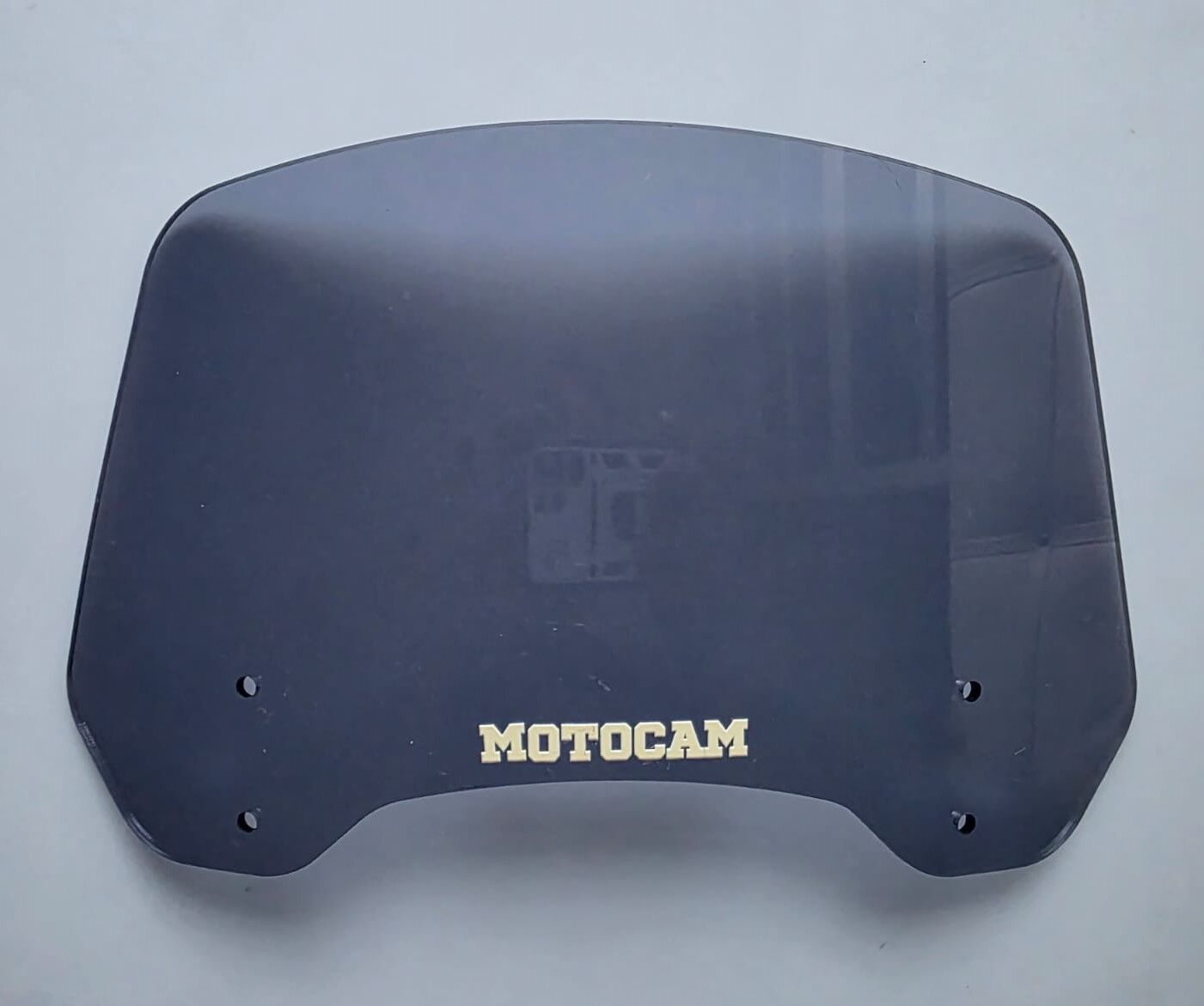 MOTOCAM Rüzgar Saptırıcı Deflektör Camı 2 Delikli 4cm 32x18cm Füme Renkli   (APARATSIZDIR)